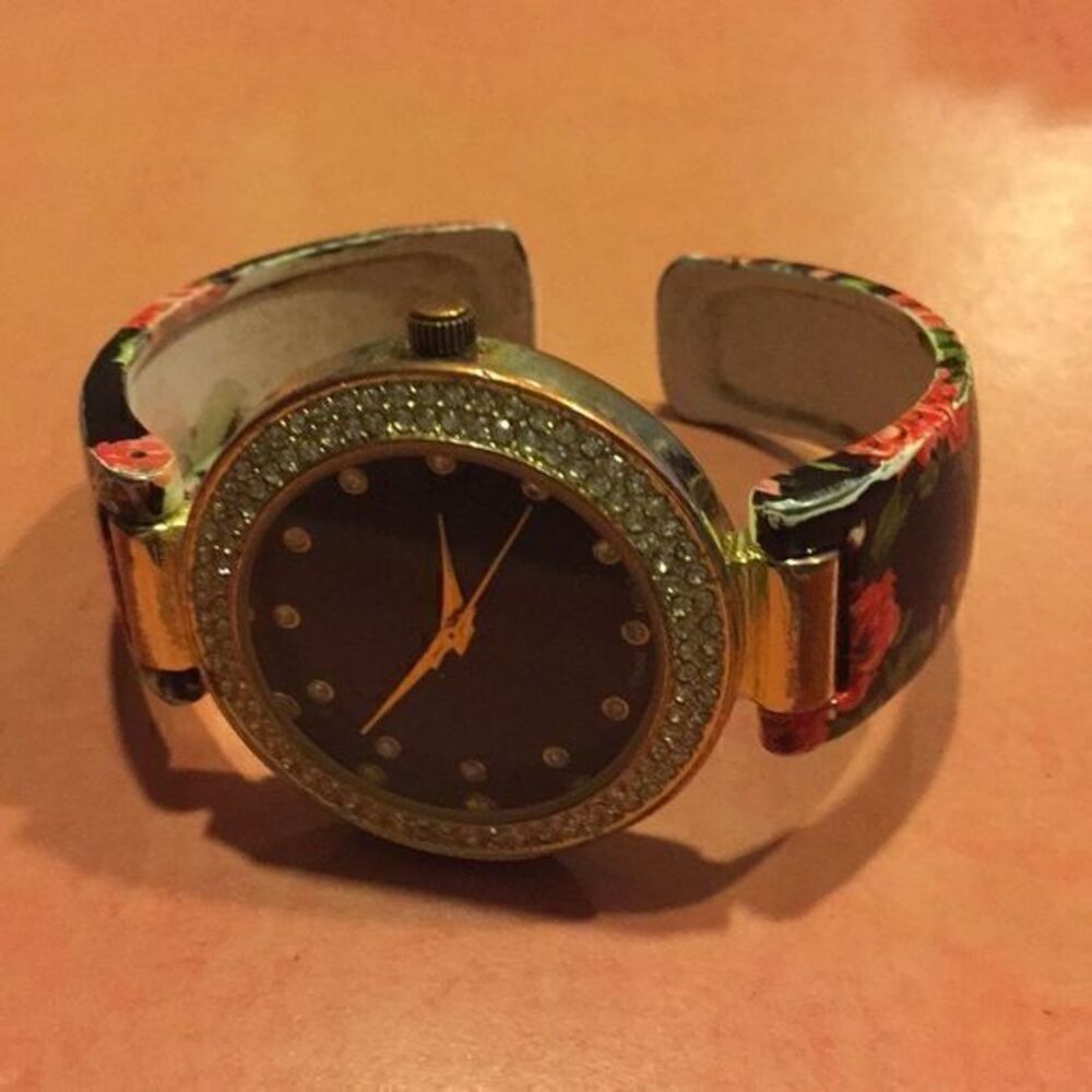 🔥Beautiful Vintage Ladies watch, large face,